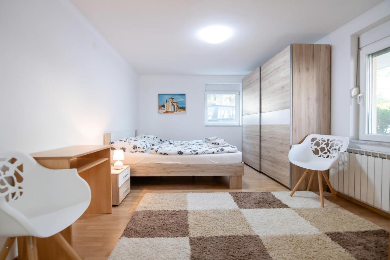 ויר Beach Boy & Pool Girl Apartments חדר תמונה